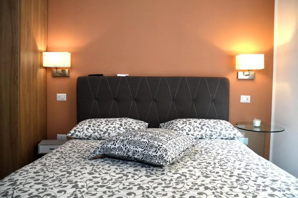 Ciù Ciù Home Suite Palermo 2*,